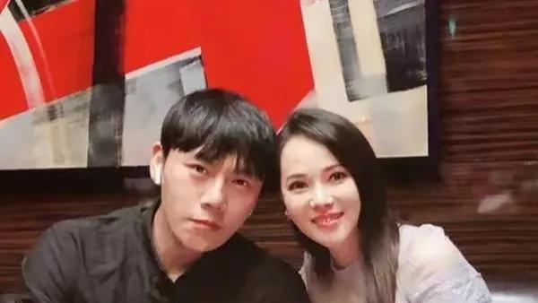 秦昊|伊能静发文谈与秦昊感情，坦言对丈夫不管不查，真是有智慧的女生