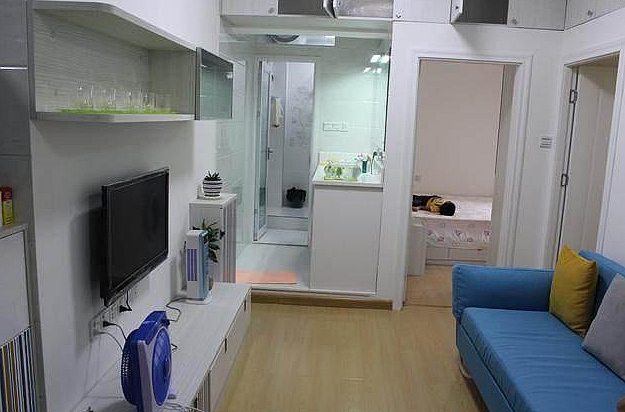 参观闺蜜的40平蜗居,厨房巴掌大,客厅打吊柜,真替她感到憋屈