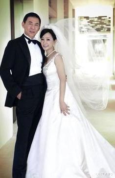 维多利亚·贝克汉姆|日本痴情富豪，痴迷中国女神30年不结婚，55岁如愿抱得美人归