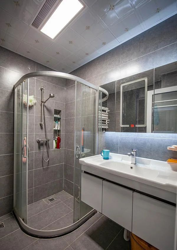 125平新房装修花8万,客厅的阳台改成餐厅,现在已经入住