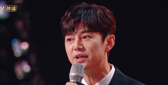 李克勤|安崎对战李克勤，比分差距不大，何炅却婉转指出不足之处