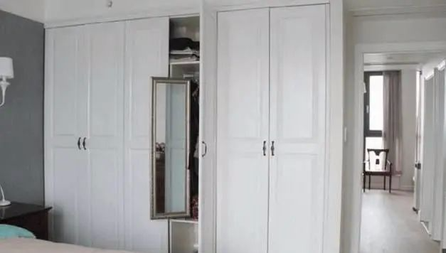 老公不肯买电视柜,自己用“砖头”砌了电视柜!装修师傅直说洋气