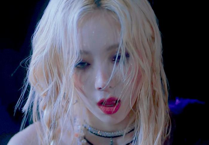 mv|泰妍时隔半年完成回归，新曲质感直接拉满，MV的场景不贵但很美