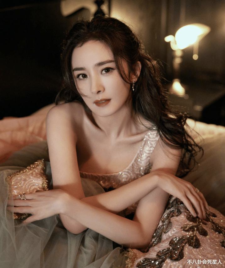 李连杰|?“钞能力”体现了!明星遇富豪窘态百出,差点走光也只能微笑