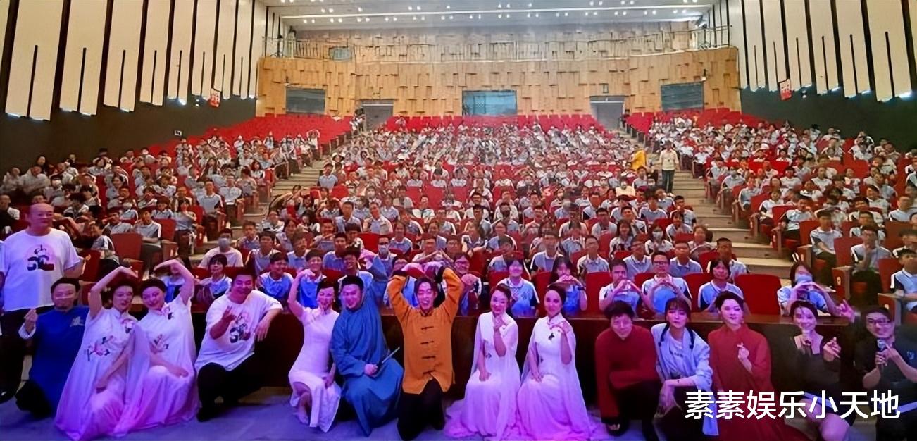 姜昆|姜昆有可能连任曲协主席，冯巩副主席位置不变，郭德纲按兵不动