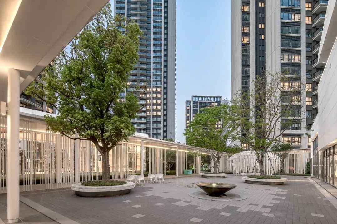 广州市|年轻人太狂了！首付不到100万，还想买广州江景房？