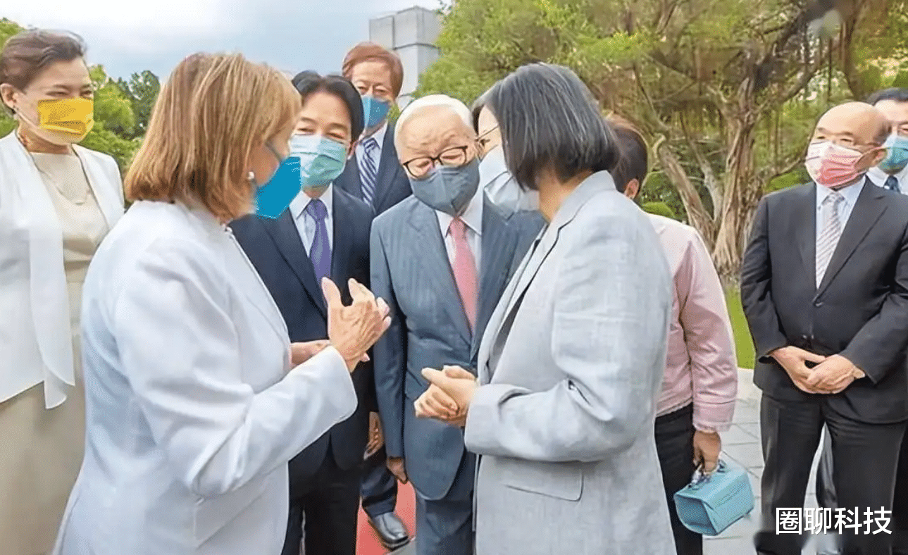 台积电|不是在“玩火”、而是在“拱火”，台积电逐步把自己的路走窄了！