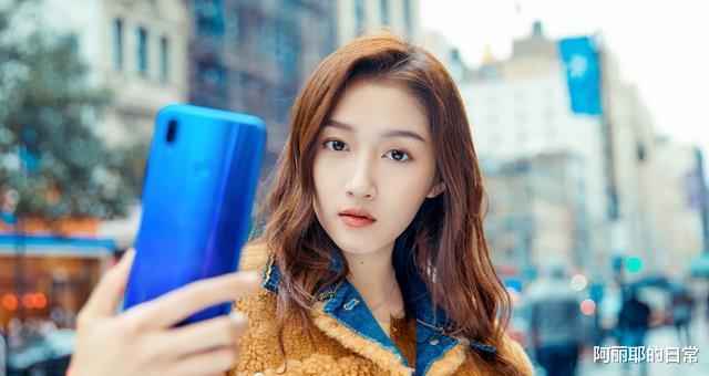 金世佳|娱乐大爆料:蔡徐坤、景甜、关晓彤、倪妮、陈翔、金世佳