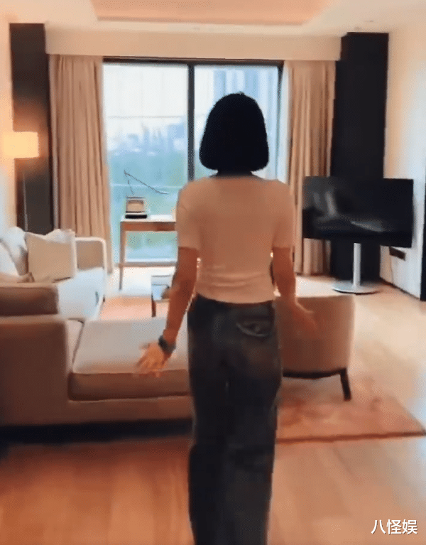 许晴|网传许晴遭封杀，主演电影疑被换脸，工作室晒近照辟谣：无事