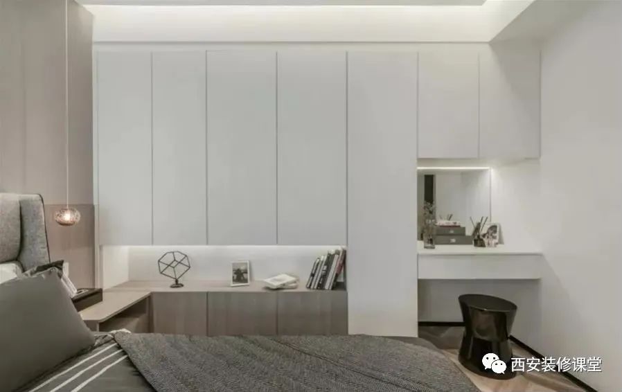 当床头柜淘汰以后,卧室变得更实用