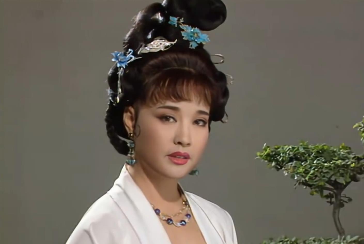 古装剧|怀念煤老板时代：以前小姐珠翠满头，如今上仙王妃买不起金钗两支