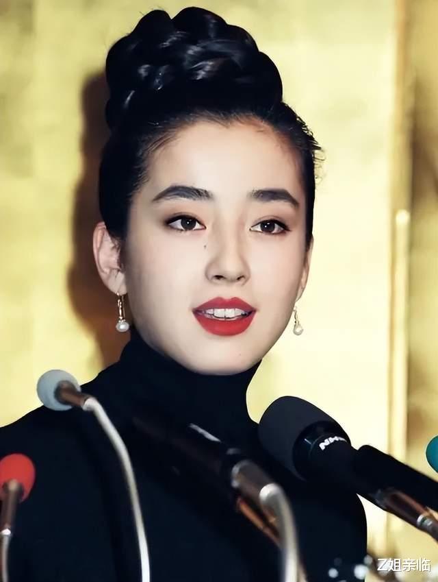 3位女星被亲妈推入火坑,还巨债、拍裸照、陪富商,痛苦差点死掉
