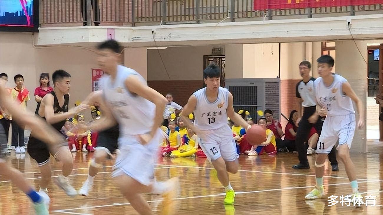 广东男篮|不怕张镇麟了！宏远正式签下2.05米天才前锋，还是辽篮名宿外甥