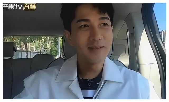 吴彦祖|吴彦祖老到认不出,48岁的年纪看着像60岁,一脸褶子发际线堪忧