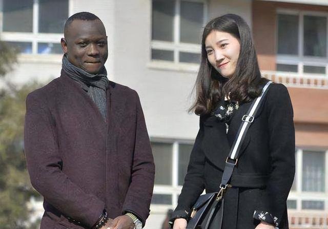 回顾:女大学生与黑人同居怀孕,相亲被嫌弃,女孩:我也是受害者