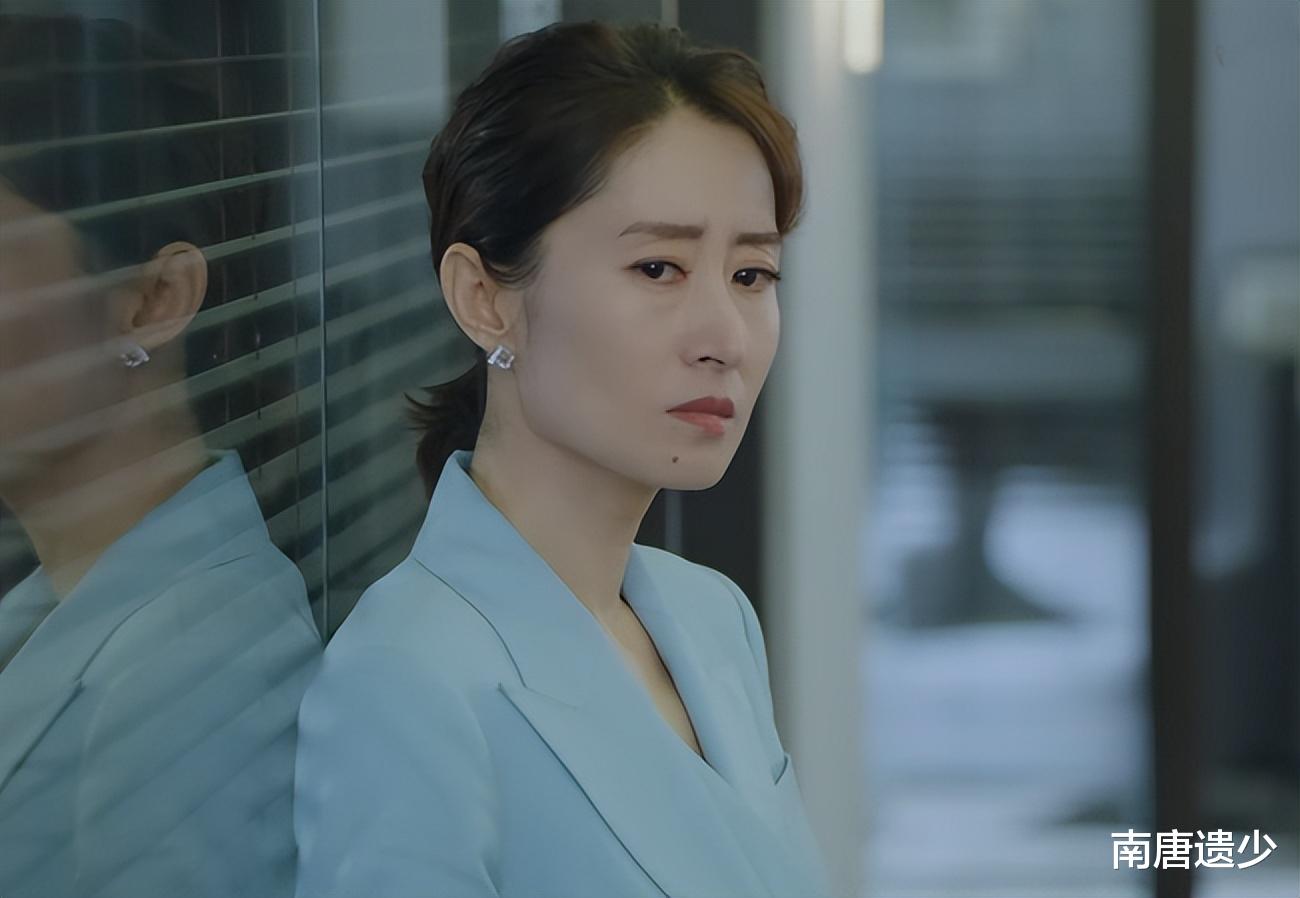 江疏影|《女士的法则》首播收视未进前三，男女主没CP感，江疏影用力过猛