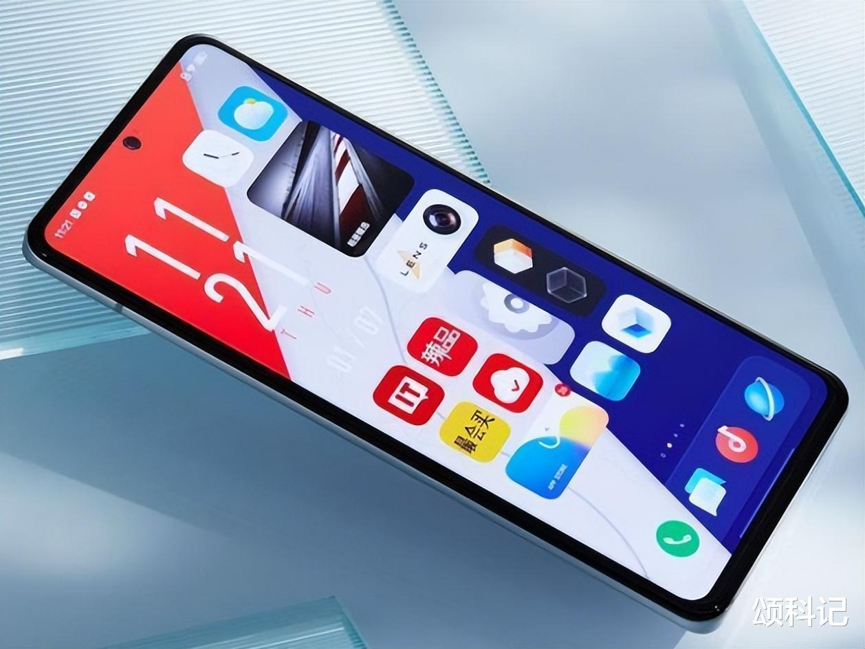 iqoo|昔日旗舰进入中端市场，顶配从4198降到两千多，濒临下架