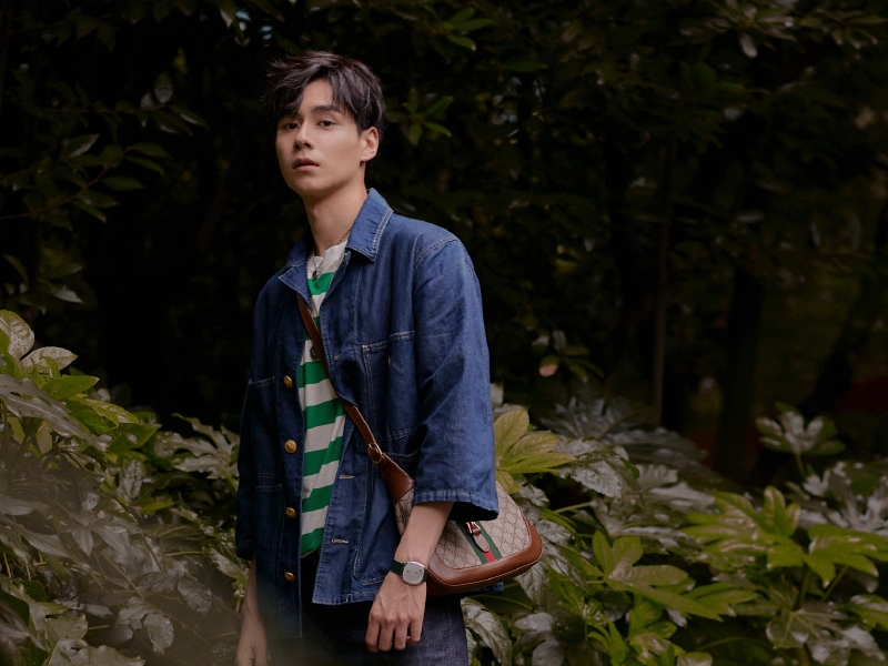 胡一天|胡一天太过完美，事业发展顺利，能力已经证明他的一切