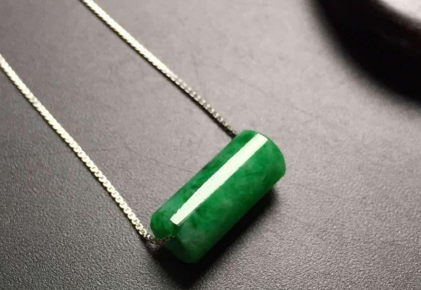 翡翠|翡翠为何越来越火热?除了文化底蕴外,还有对美好生活的寄托