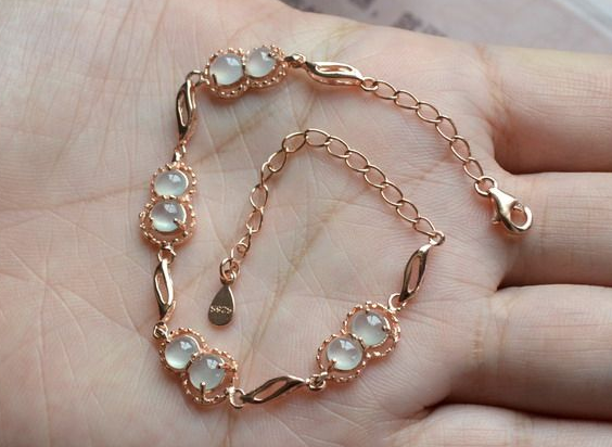 翡翠|新手小白购买翡翠饰品时,需要注意的问题,不是一点半点的