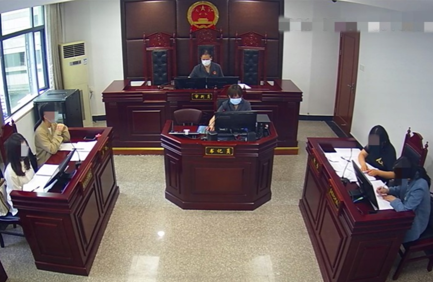 |女子怀孕后工资跳水降薪1万,最过分的是还被辞退了,法院判了!