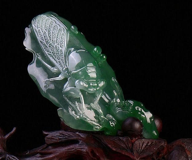 翡翠|买翡翠摆件之前，这些种类和内涵你要清楚，不同摆件特色不同