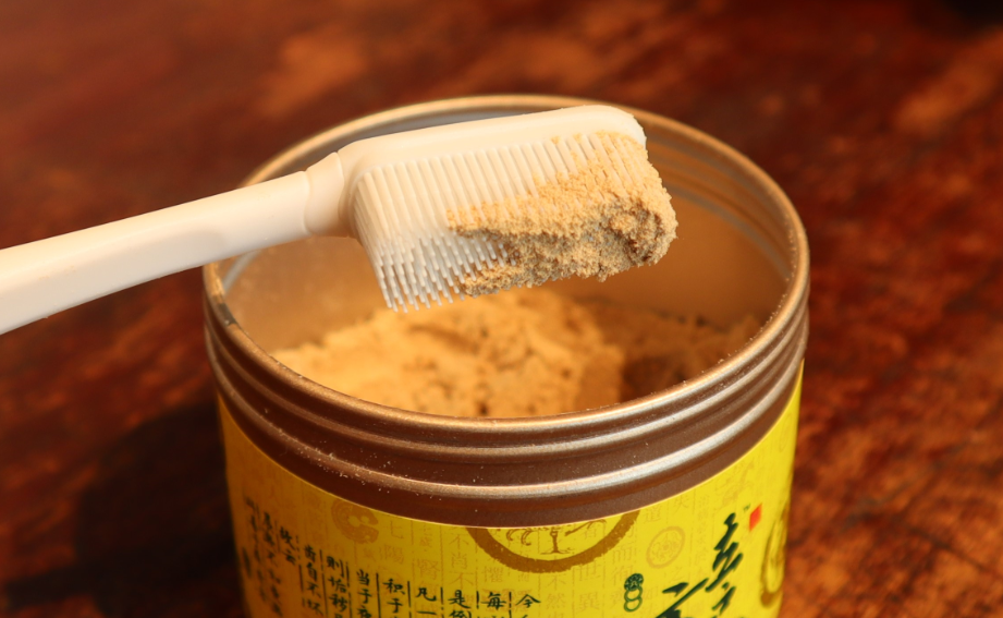 失眠|牙周炎引起牙龈萎缩、牙齿松动怎么办?中医已在千年之前,已说清楚!一个小方法简单解决!