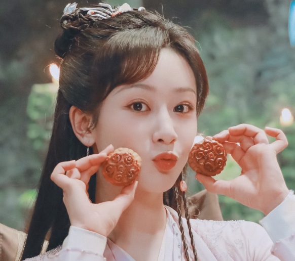 晚礼服|杨幂:被誉为大气公正的老板,选演员只看实力,从来不攀关系