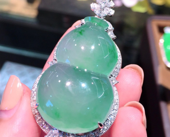 翡翠|要深入了解一个行业，对于翡翠的不同品质，你都有过了解吗？