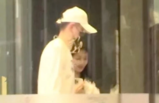 张嘉倪|张嘉倪老公，密会对象身份，曝光，北电学生还是00后！