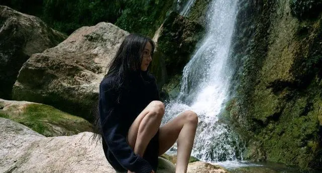 汪小菲|翻车？迪丽热巴越看越像人猿！时尚芭莎摄影师公开素颜无修图反怼