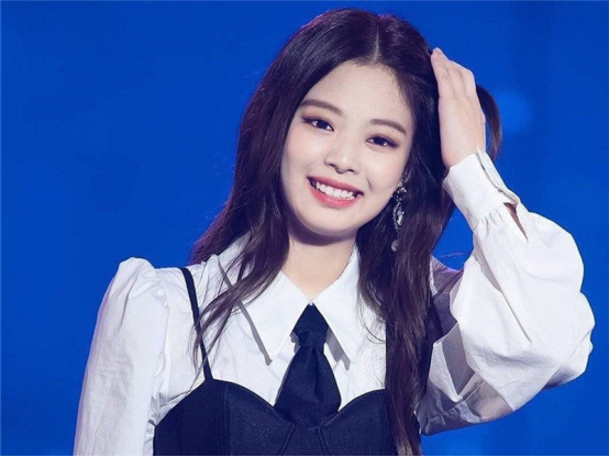 美容 珍妮的矛盾感从何而来？你可以从她的五官看出来，她的气质更独特，更有品味