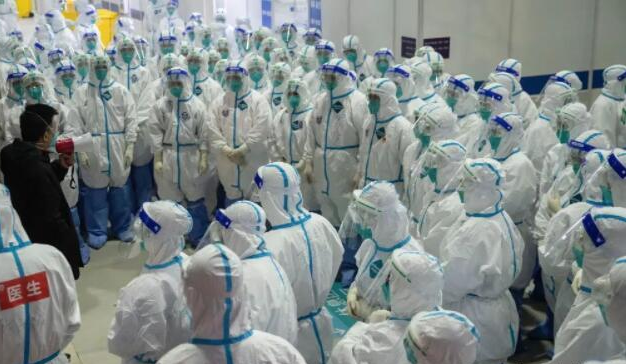 主持人|主持人朱霞发表不当言论被停职！众多网友：处理结果太过于严重