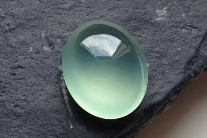 翡翠|翡翠的价格都很高吗？普通人也是买得起翡翠的，看你如何挑选了