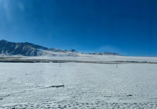 火车|被誉为旅游观光列车,两天两夜横跨5000公里,只停靠12个火车站