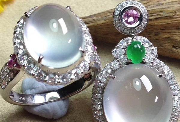 雕刻|工匠雕刻翡翠的时候，心里面都在想什么？我来帮你分析一下