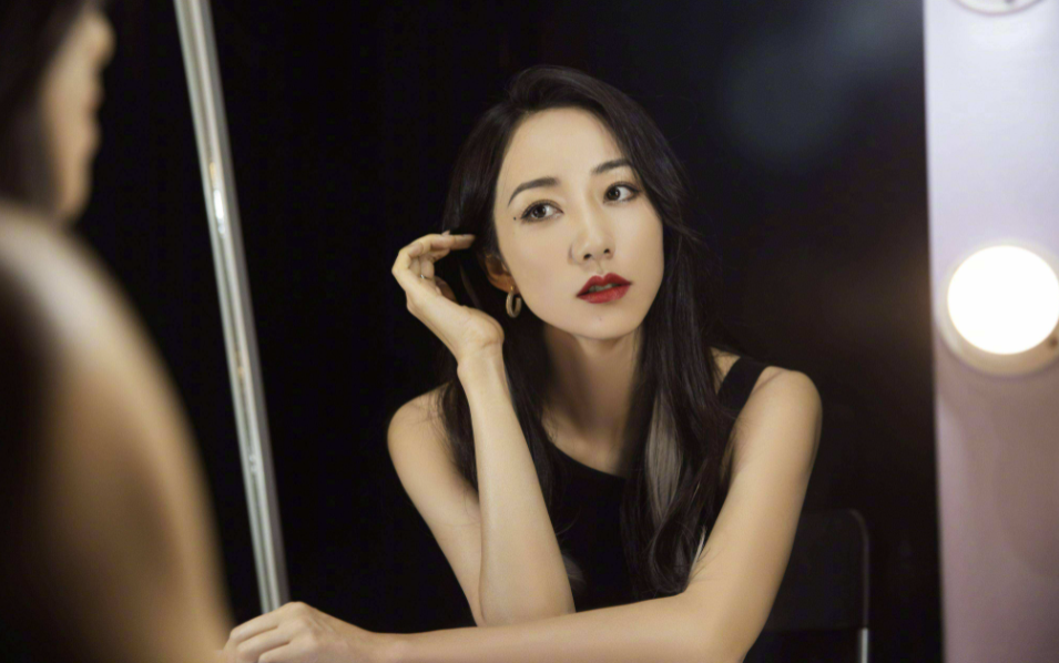 韩雪|娱乐圈真正的富家女，四五岁坐私人飞机，拍戏用自己的珠宝价值8位数