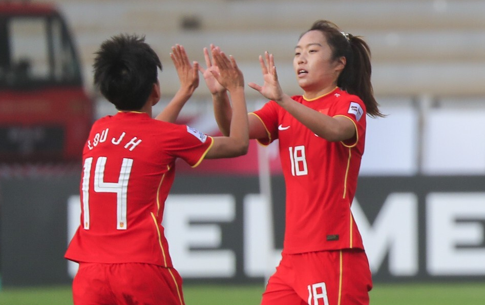 中国女足|0-2到3-2！诞生27分钟奇迹，女足1年3次疯狂大翻盘，主帅用错王霜