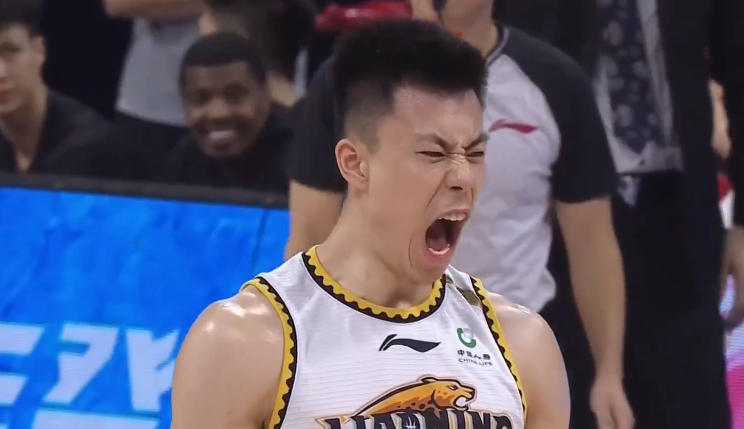 广州队|绝境！广东半场落后23分，易建联周鹏14中1，威姆斯令杜锋无奈