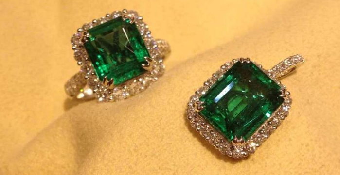 迪丽热巴|佟丽娅自信穿搭,白色吊带裙搭配百万级翡翠,这身材绝了!