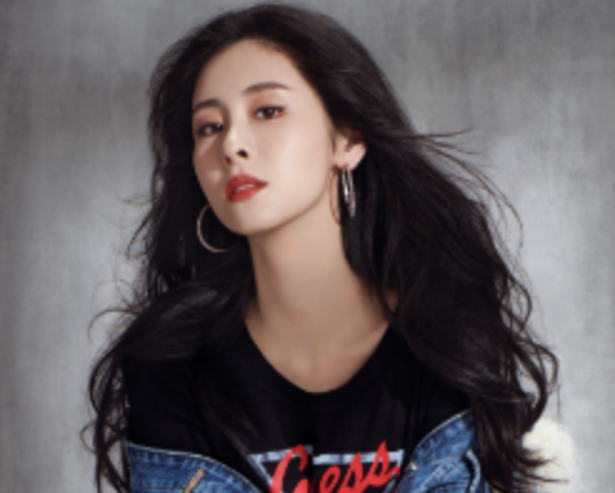 杨超越|娱乐圈各大漂亮女明星,私下素颜是这个模样,算开眼界吗