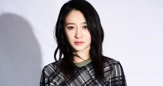 杨紫|欢瑞空降李小冉顶替刚解约的杨紫，旗下小花怕是失望了，这是要转型的节奏啊？