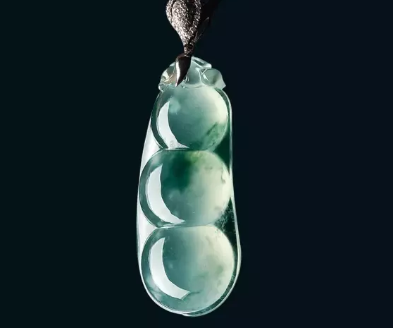 翡翠|新手买翡翠需要注意的地方，不要让有心之人有机可乘，谨言慎行