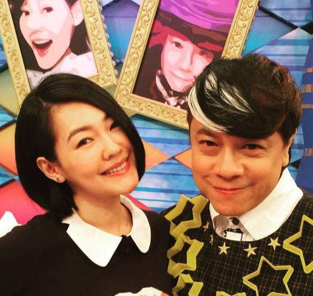 蔡康永|蔡康永，60岁发福显老态，相伴22年男朋友照片，身材魁梧很帅气