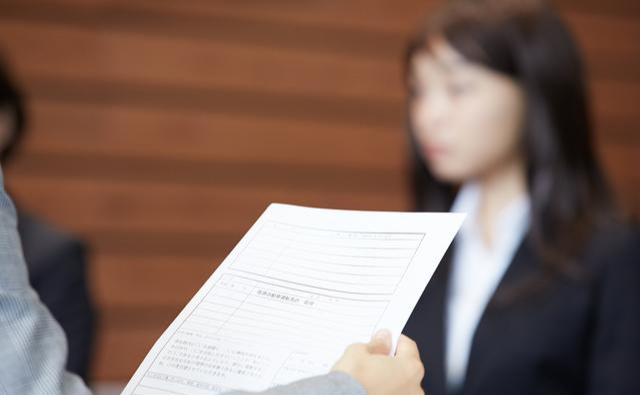 求职|重庆一女子求职，被要求有“某生活经历”，毕业生如何避免踩坑？