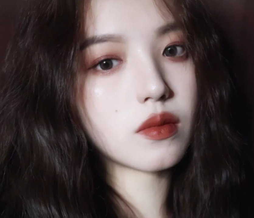 跑步 新手必学!超简单的冬日气氛感复古妆,有手就能学会