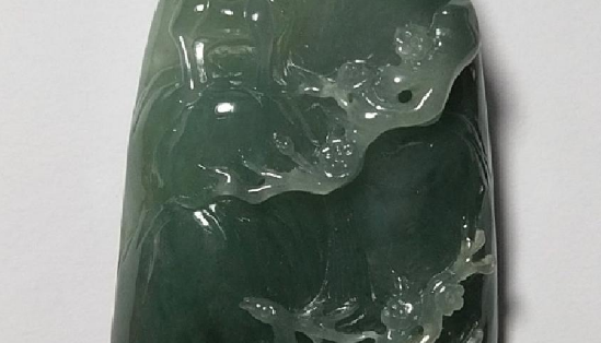 翡翠|教你如何辨别好的翡翠,一定不要受到外界的干扰,免得自己吃亏