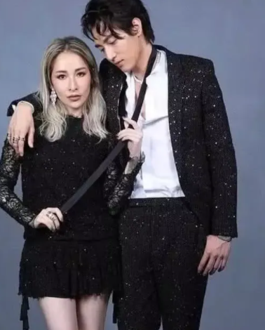 萧亚轩|美丽的萧亚轩18年交了多少男友? 她为什么如此?