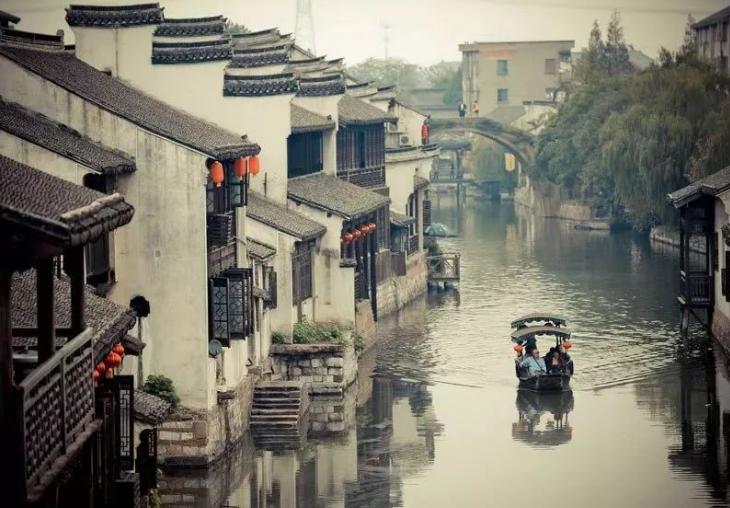 洋垃圾|江南不能错过的四大古镇，同里小桥流水，西塘让人有归属感