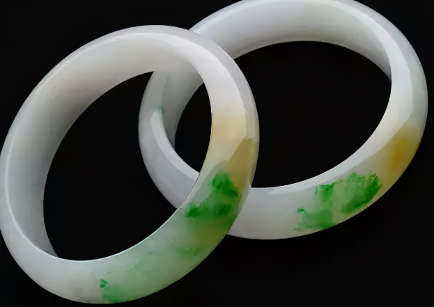 翡翠|翡翠投资需谨慎，专家来教会你，如何购买一些高档翡翠？